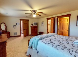 1264 Freezeland Rd, Linden, VA 22642