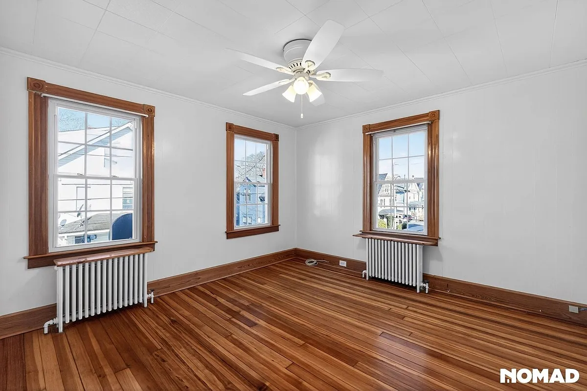 Building Photo - 21 Hall Ave #2