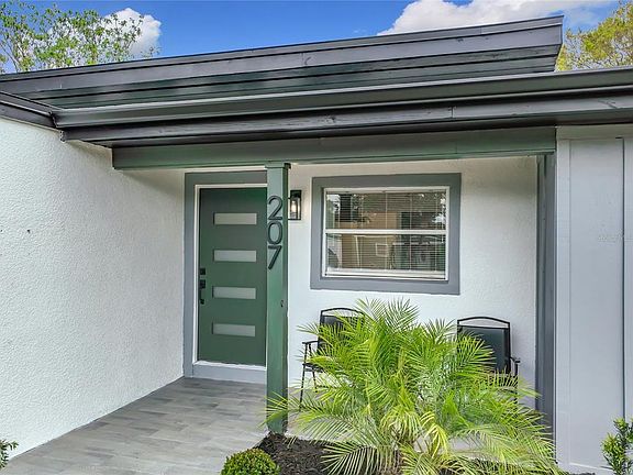 3rd image of 207 Balsam Dr