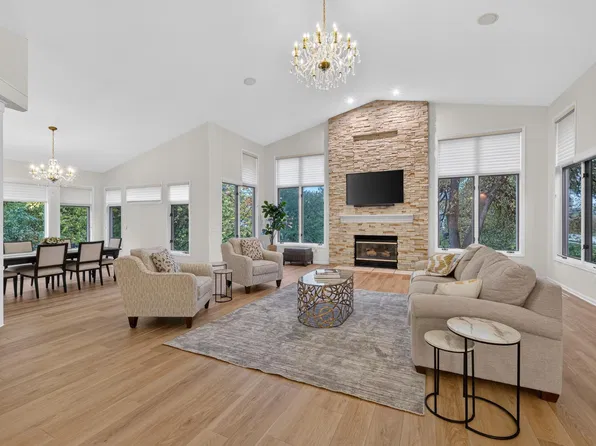 9133 Blackhawk Rd, Middleton, WI 53562
