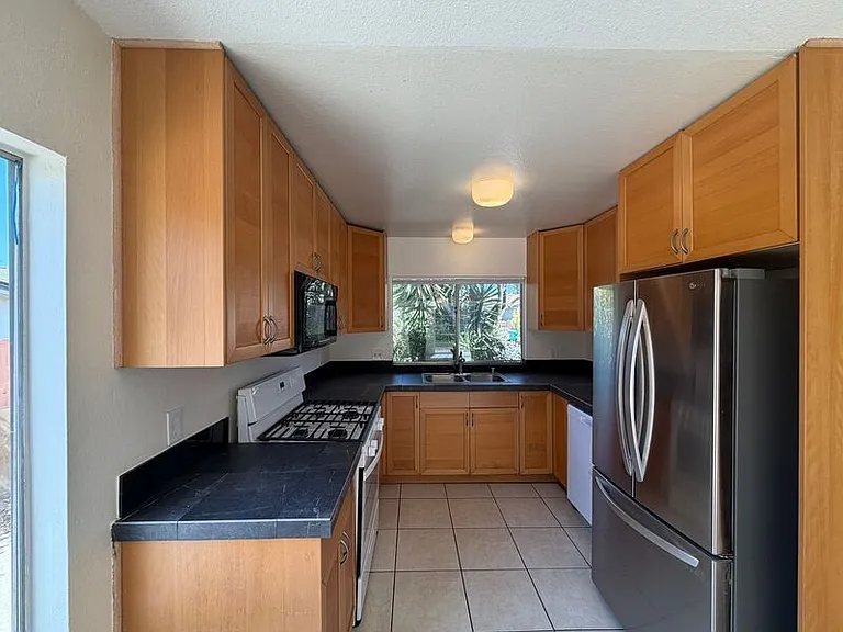 6645 Amberly St — Photo 6