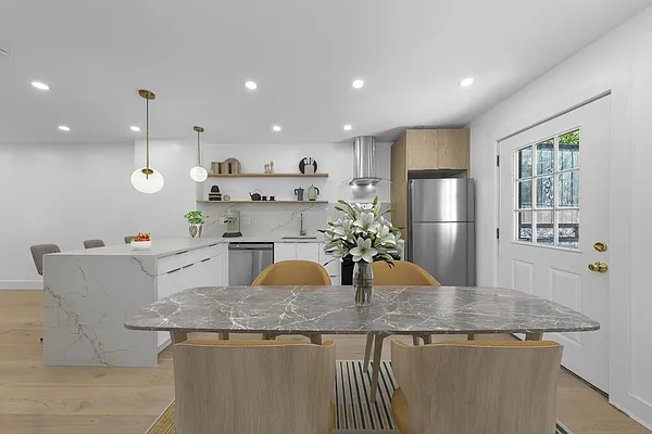 Rented by Friedman Mayer, LREB | media 3