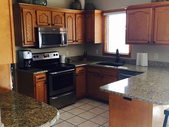4th image of 1190 SE Westwoods Dr