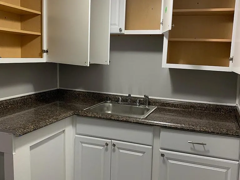 80-82 Laurel St #2 — Photo 3