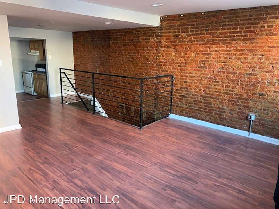 1st image of 39 E Seltzer St Floor 2