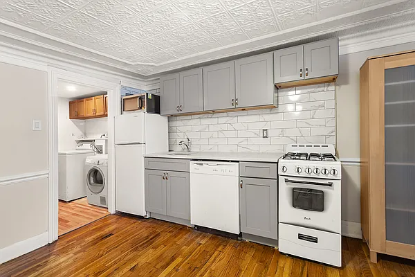 Rented by Compass | media 30