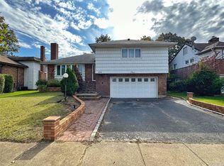 1079 Furth Rd, Valley Stream, NY 11581