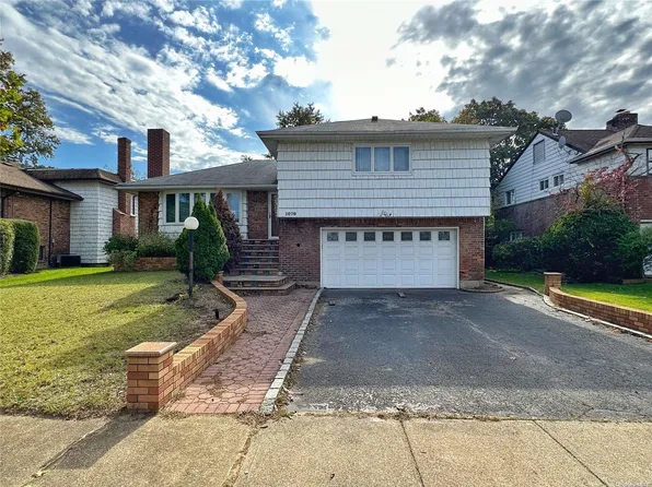 1079 Furth Road, Valley Stream, NY 11581