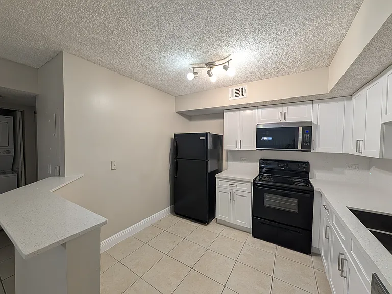 3690 N 56th Ave #903 — Photo 3