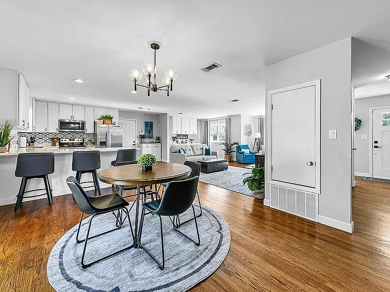 31 Maple Ave — Photo 8