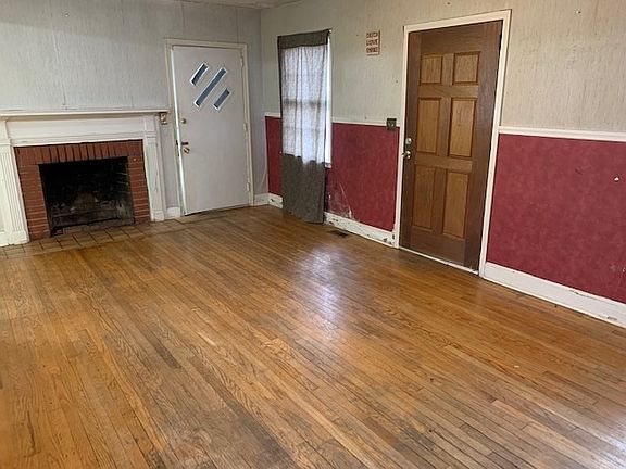 3rd image of 124 Franklin Ave