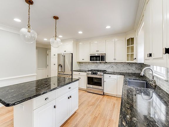 3rd image of 100 Meredith Pl