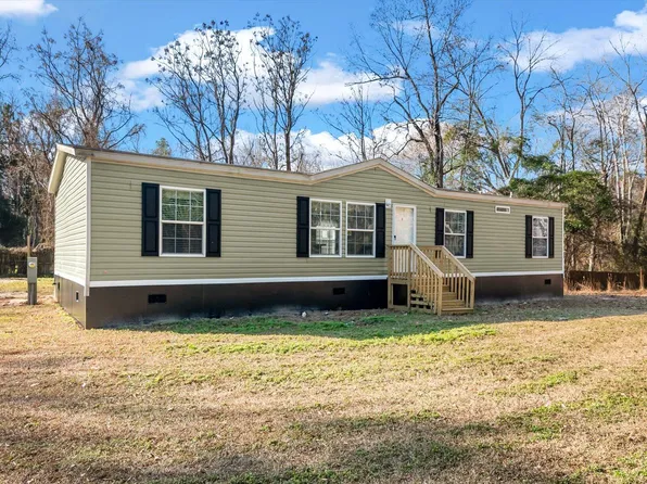 1049 Imperial Dr, Saint Stephen, SC 29479