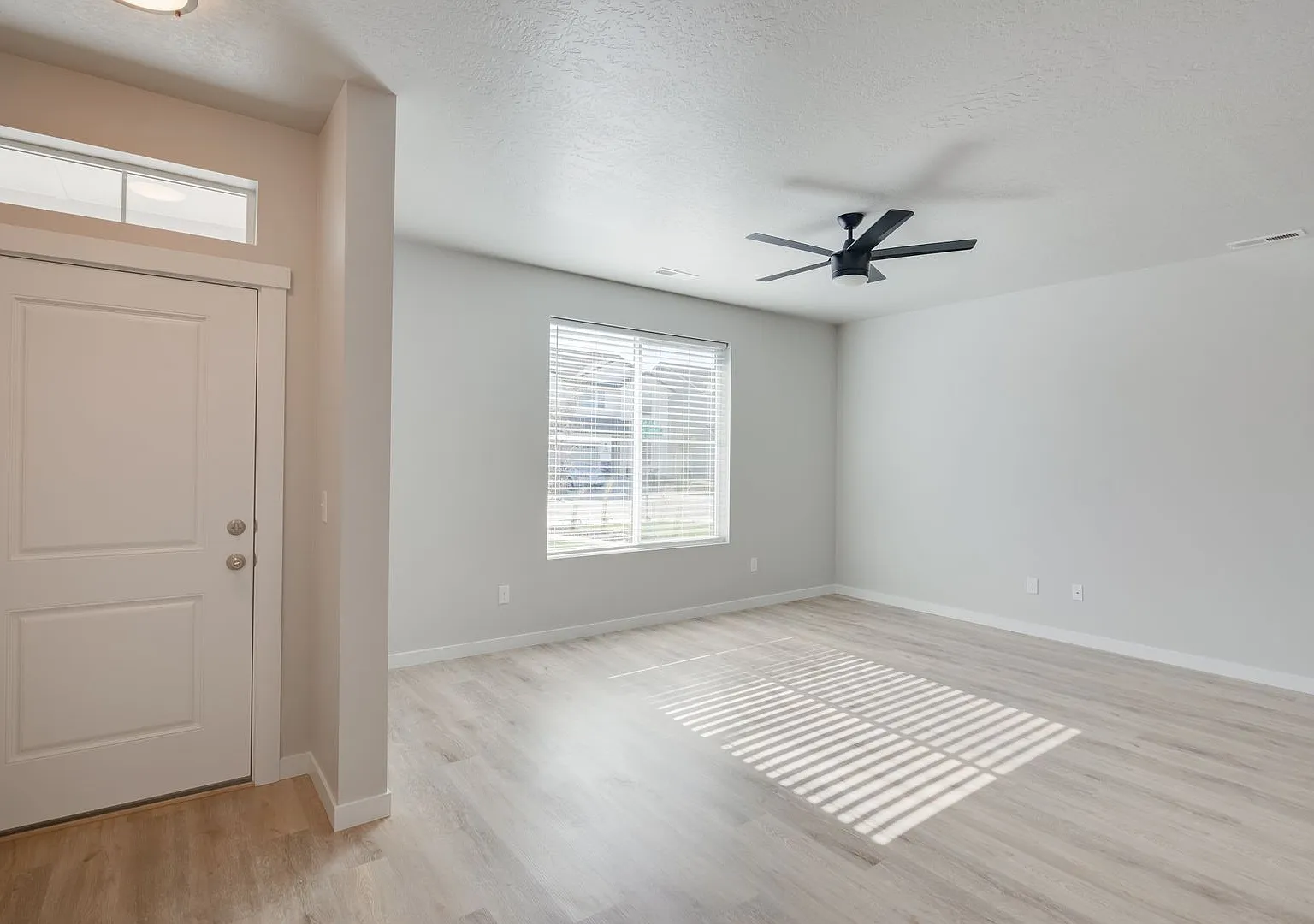 Fall into the Savings in this Brand New Townhome! — Photo 4