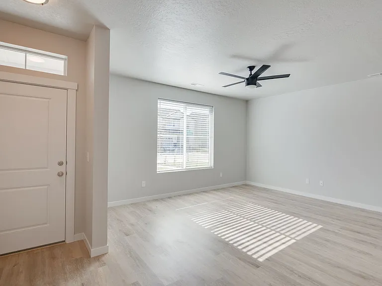 332 S Baraya Way — Photo 4