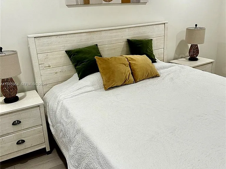 400 Kings Point Dr #1517 — Photo 11