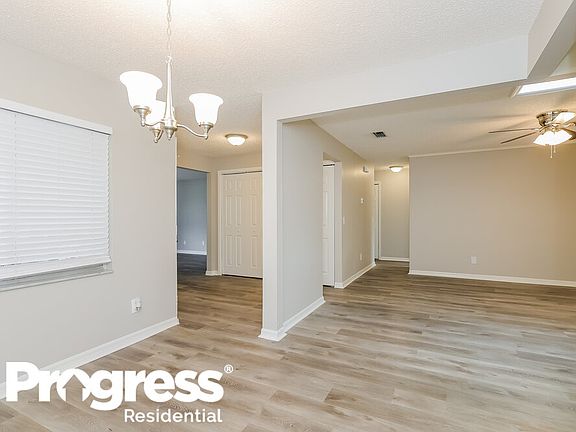 5th image of 28 Cinnamon Dr