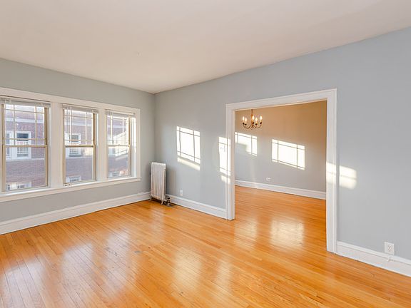 2nd image of 1329.5 W Touhy Ave #3N