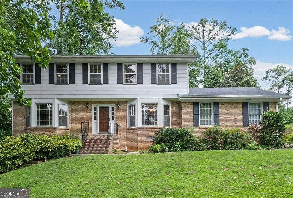 5 bed, 3.0 bath, 4320 sqft, $4,250 — Photo 1