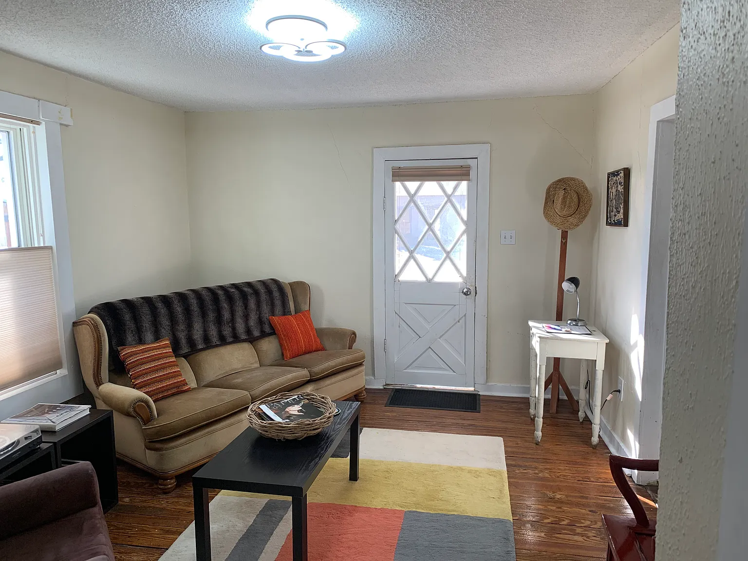110 E Waco St — Photo 2