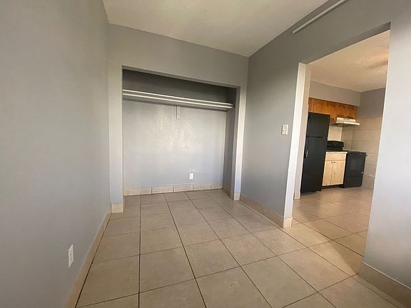 4th image of 100 NW 30th Ave #9
