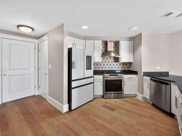 222 Glenwood Ave APT 605, Raleigh, NC 27603