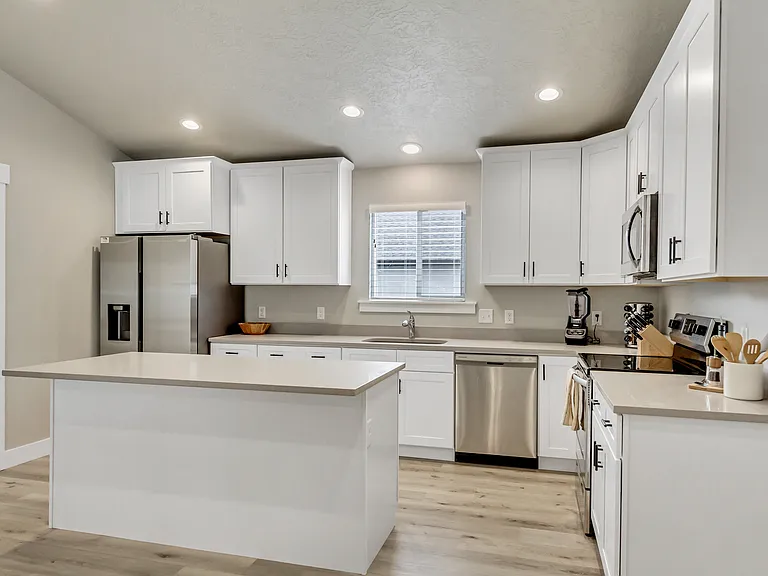 2299 E Woodbury Ln — Photo 19