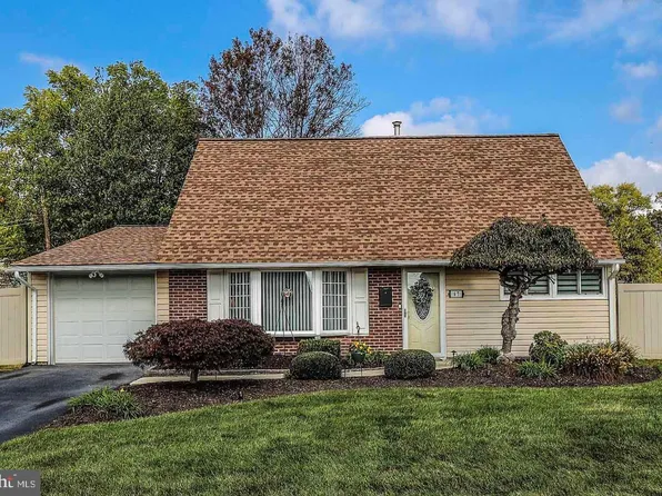 67 Harrow Rd, Levittown, PA 19056