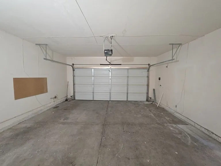 8101 Kempston Ct — Photo 15