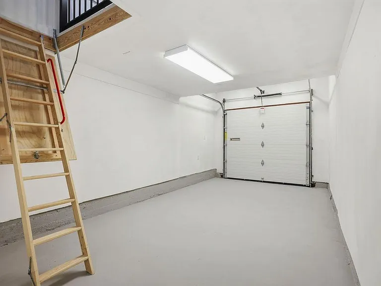 780 Acacia Ave — Photo 23