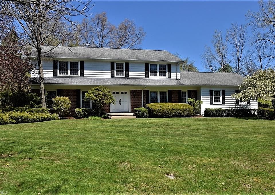 1st image of 22905 Canterbury Ln