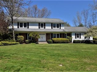 22905 Canterbury Ln, Shaker Heights, OH 44122