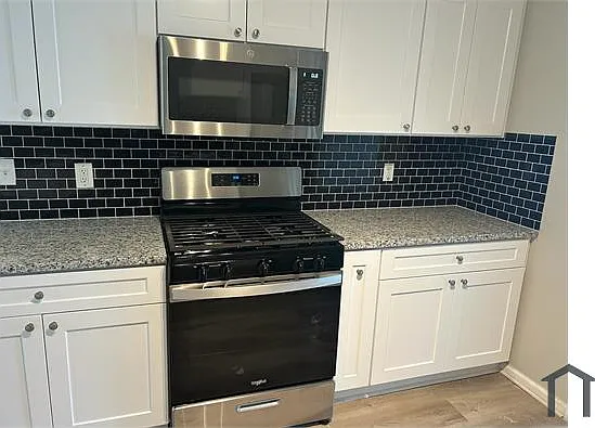 1127 Holly Green Ct — Photo 10