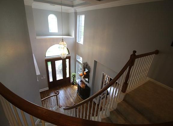 5th image of 834 Parkwood Ct