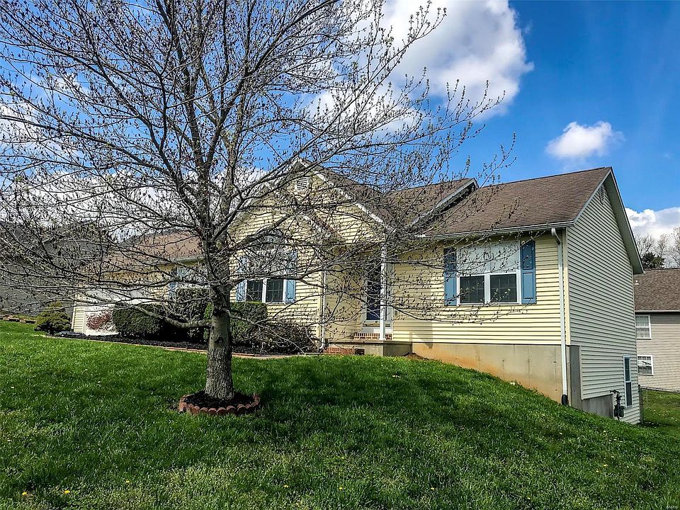 1st image of 1476 Deerwood Dr
