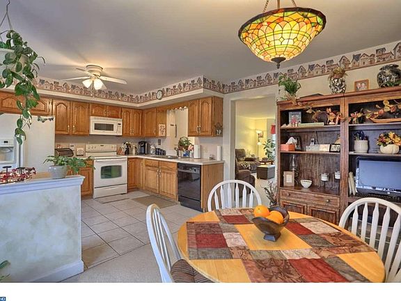 5th image of 311 Pine St