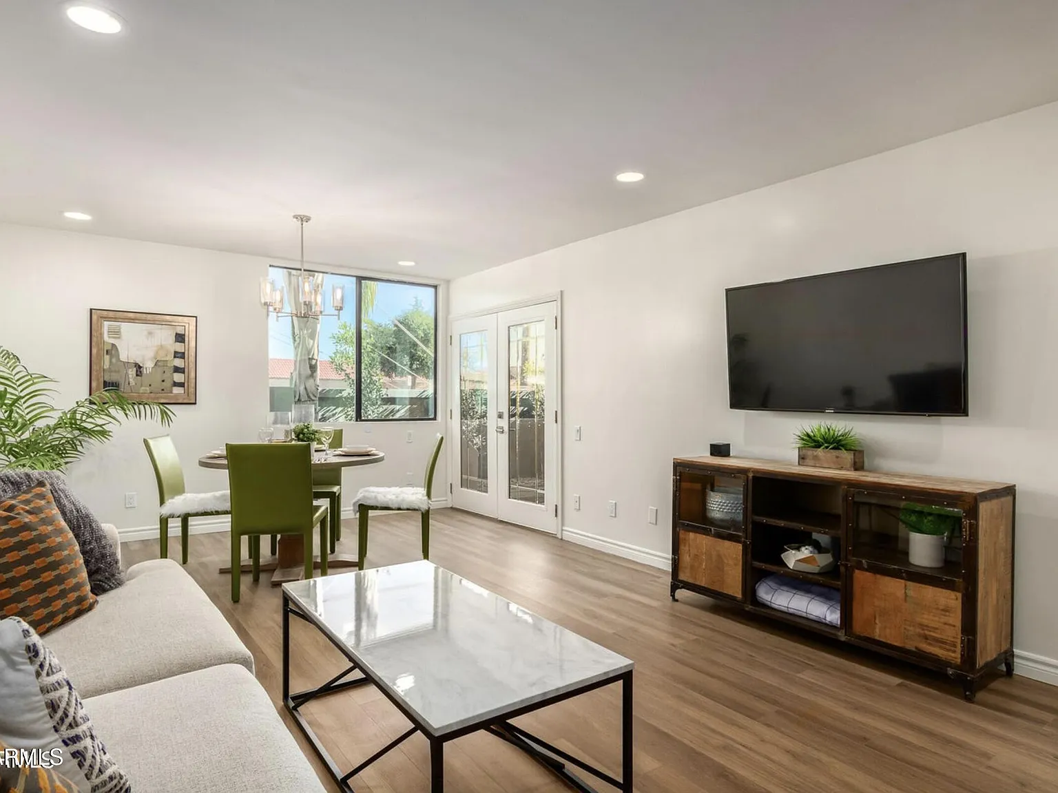 1 bed, 1.0 bath, 709 sqft, $1,995 — Photo 1