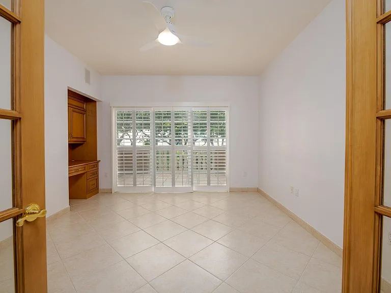 1228 Hillsboro Mile #103 — Photo 14