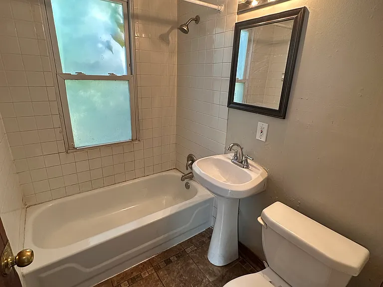 2943 Bryant Ave N — Photo 12