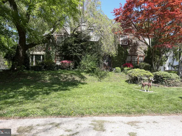 10 W Ardmore Ave, Ardmore, PA 19003