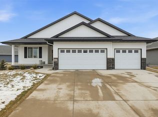 4029 Peridot Dr, Marion, IA 52302