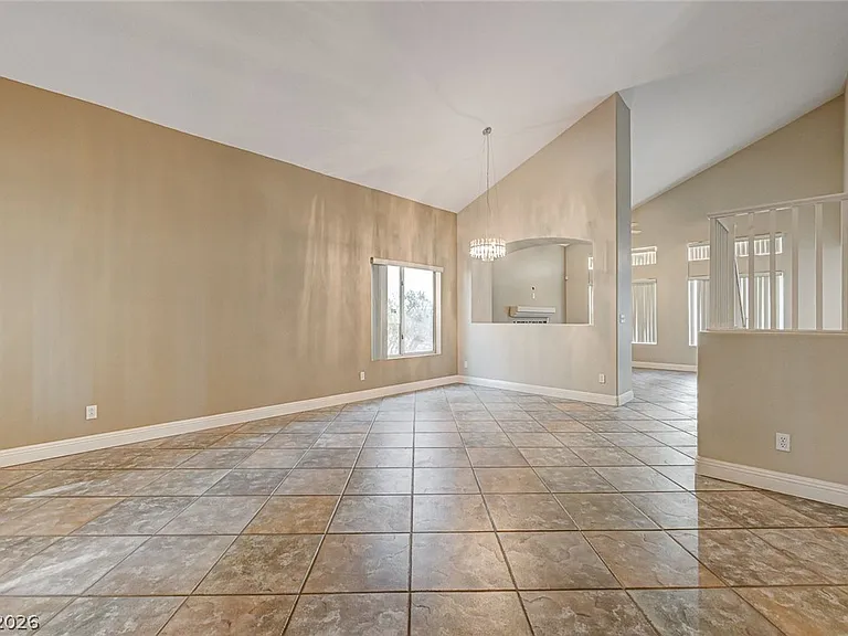 317 Greenleaf Glen St — Photo 5