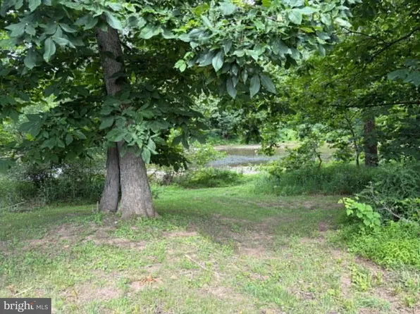 937 Hummingbird Ln, Capon Bridge, WV 26711