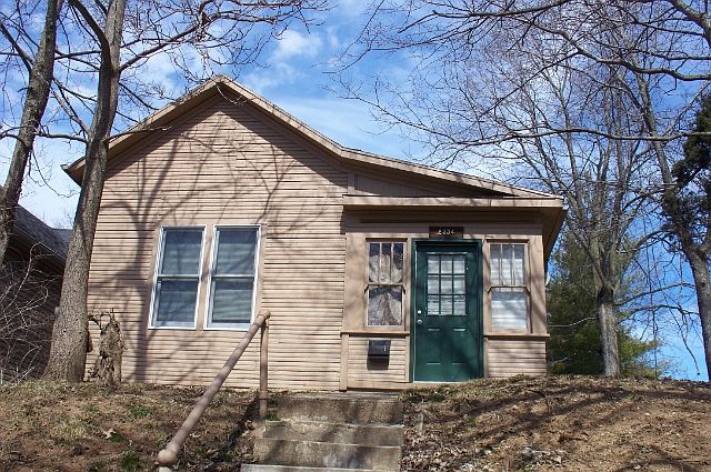 1st image of 2334 Wayne Ave