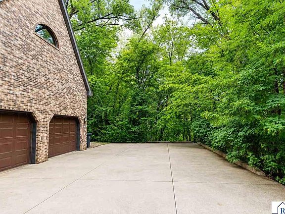 5th image of 950 Belvista Dr