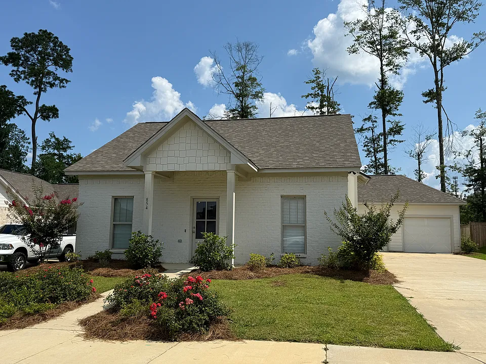 854 Long Leaf Cir