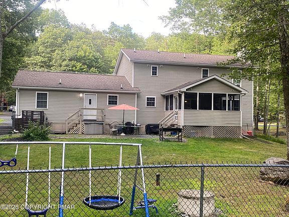 5th image of 4938 Pine Ridge Dr W
