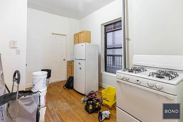 Rented by Bond New York | media 5