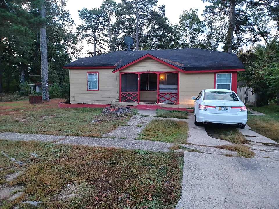 1600 W 28th Ave