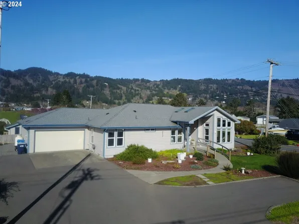 15595 Oceanview Dr, Brookings, OR 97415